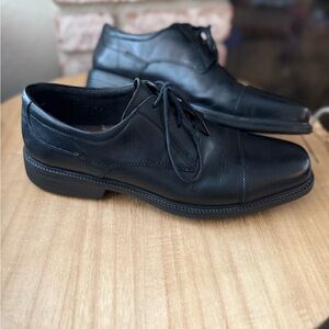 Bostonian Black Leather Men's Oxfords